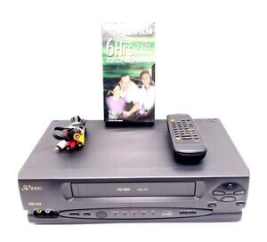 Philips SV2000 VCR Model SVA106AT22 4-Head Hi-Fi Stereo VHS Player W/Remote